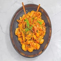 مكرونة بالجمبري صوص أحمر